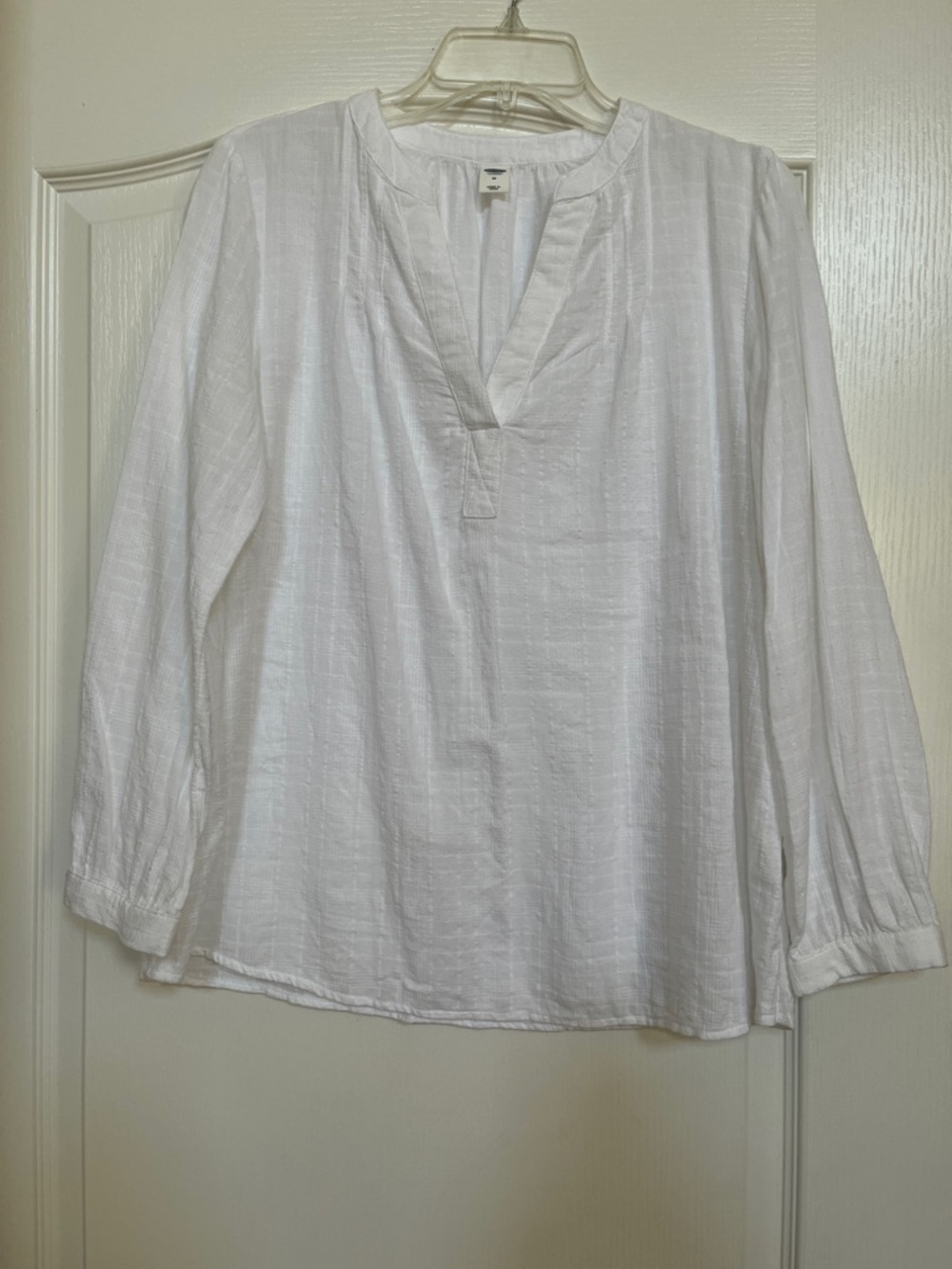 Old Navy White Textured V-Neck Peasant Top